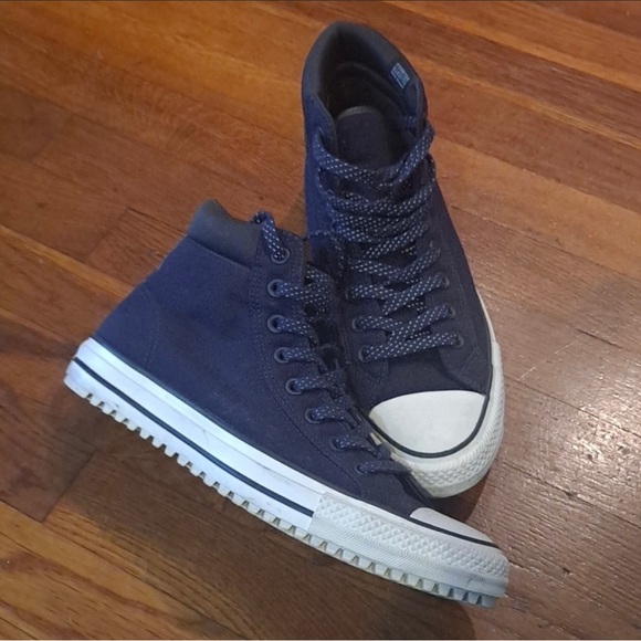 Very nice converse shoes - men’s 9.5 - Picture 5 of 8